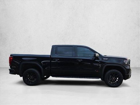 Used 2023 GMC Sierra 1500 AT4 w/ AT4 Premium Package AWD/4WD image 4