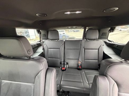 Used 2022 Chevrolet Tahoe Z71 w/ Luxury Package AWD/4WD image 39