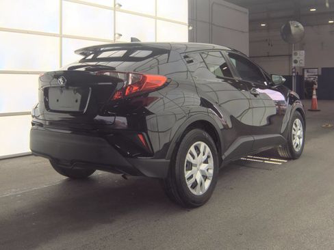 Used 2021 Toyota C-HR LE FWD image 6