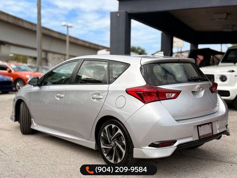 Used 2018 Toyota Corolla iM w/ Carpet Mat Package (TMS) image 5