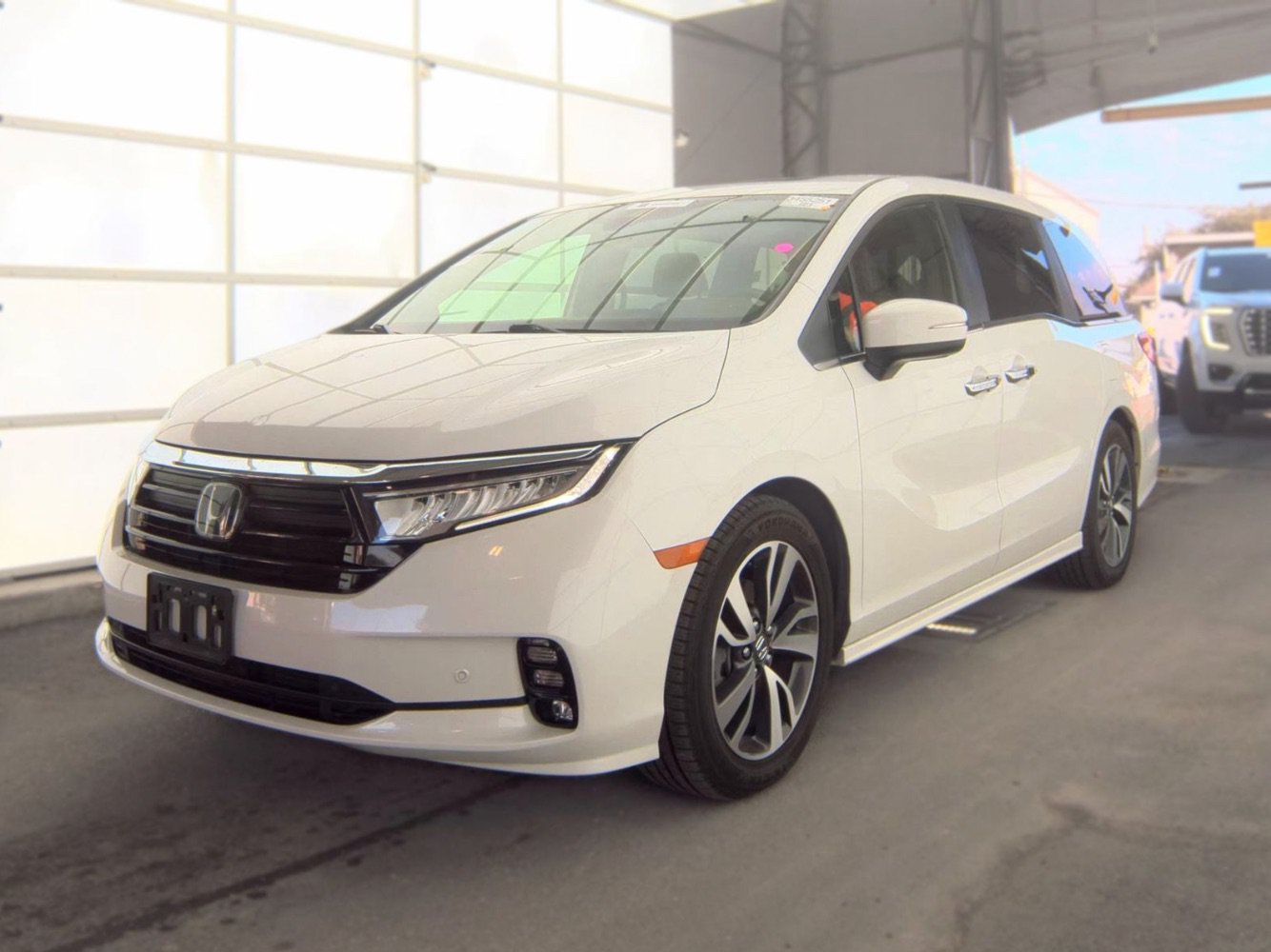 Used 2022 Honda Odyssey Touring image 1
