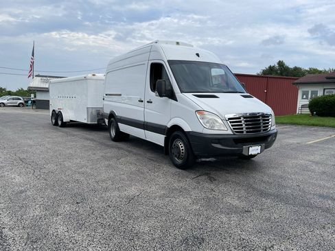 Used 2013 Freightliner Sprinter 3500 RWD image 4