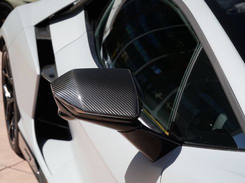 Used 2025 Lamborghini Revuelto AWD/4WD image 14