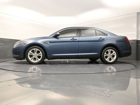 Used 2018 Ford Taurus SEL image 33