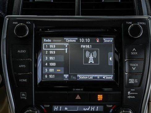 Used 2016 Toyota Camry XLE image 17