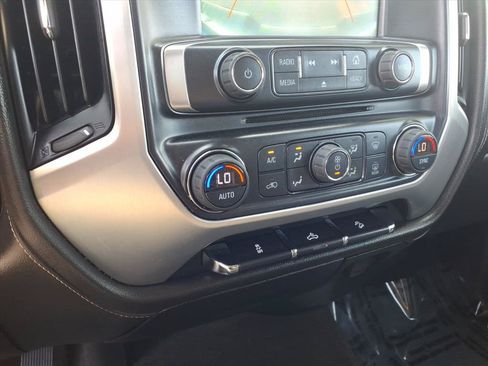Used 2017 GMC Sierra 1500 SLE w/ SLE Value Package AWD/4WD image 12