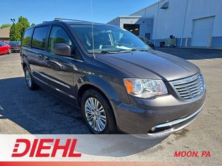 Used 2016 Chrysler Town & Country Touring FWD video 1