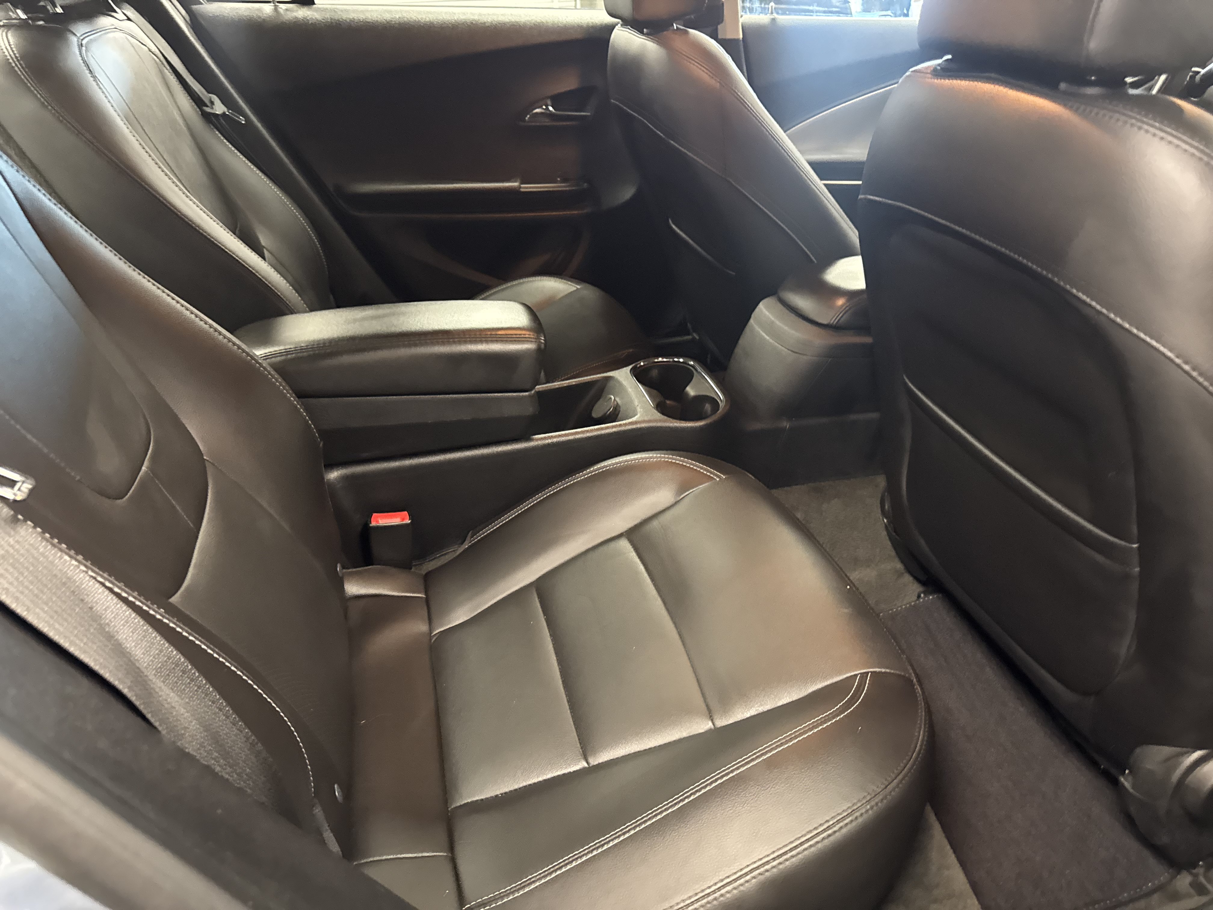 Used 2015 Chevrolet Volt Premium w/ Premium Trim Package FWD image 11
