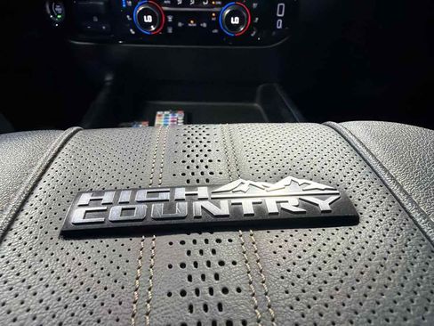 Used 2024 Chevrolet Silverado 2500 High Country w/ Midnight Edition AWD/4WD image 28
