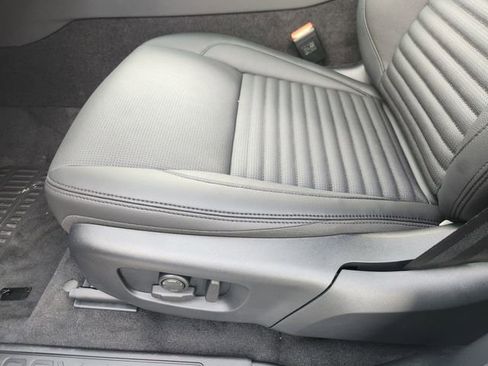 New 2025 Land Rover Discovery Sport S image 24