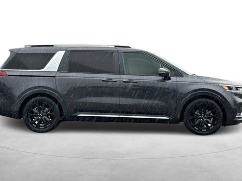 Used 2022 Kia Carnival SX Prestige image 7