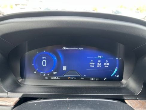 Used 2020 Ford Explorer Platinum w/ Premium Technology Package image 27