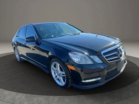 Used 2013 Mercedes-Benz E 550 4MATIC Sedan image 5