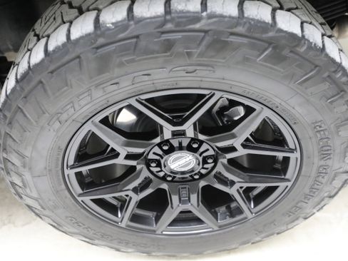 Used 2025 GMC Sierra 1500 AT4X AWD/4WD image 34