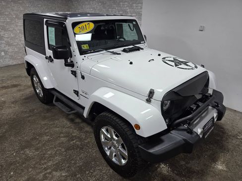 Used 2017 Jeep Wrangler Sahara w/ Connectivity Group AWD/4WD image 47