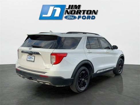 Used 2021 Ford Explorer XLT w/ Equipment Group 202A image 3