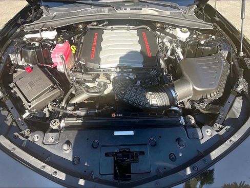 Used 2023 Chevrolet Camaro LT image 9