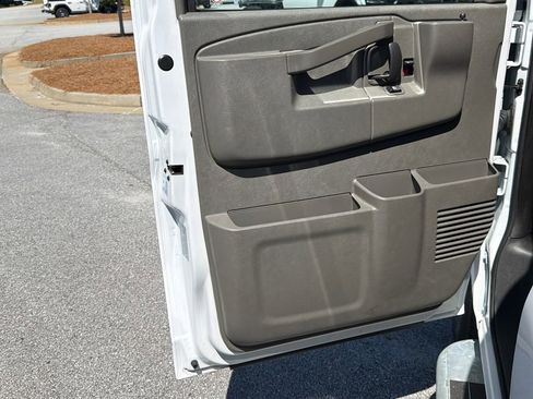 Used 2024 GMC Savana 2500 w/ Driver Convenience Package RWD image 10
