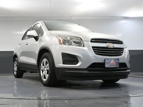Used 2016 Chevrolet Trax LS image 44