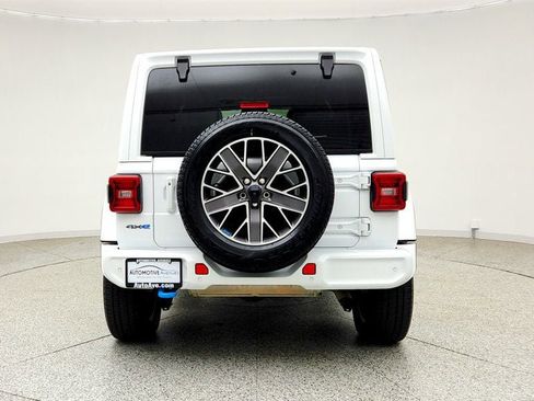 Used 2023 Jeep Wrangler Unlimited Sahara AWD/4WD image 6