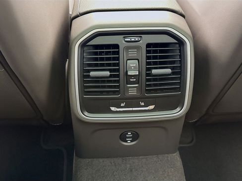 New 2026 Porsche Macan image 27