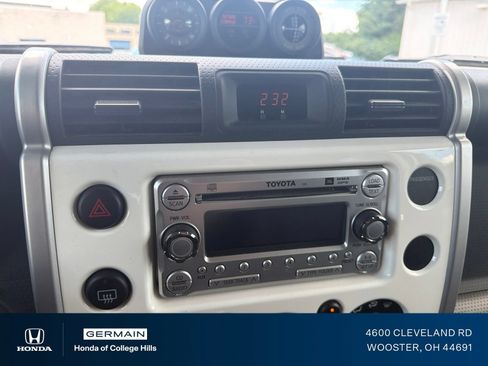 Used 2014 Toyota FJ Cruiser 4WD w/ Upgrade Package image 18