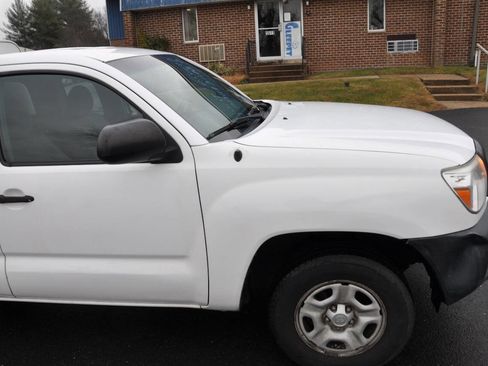 Used 2015 Toyota Tacoma Base 4x2 4dr Access Cab 6.1 ft w/ Convenience Package image 15
