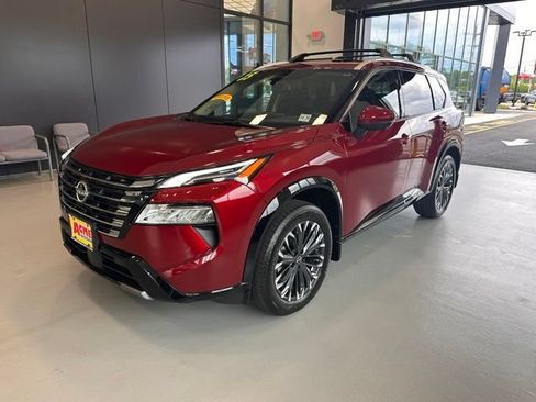 Certified 2025 Nissan Rogue Platinum w/ Platinum Premium Package AWD/4WD image 1