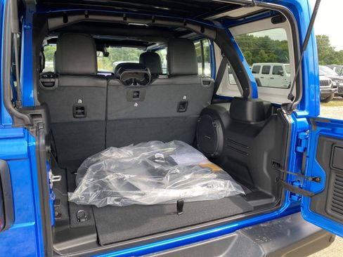 New 2026 Jeep Wrangler Unlimited Rubicon AWD/4WD image 5