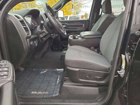 Used 2024 RAM 2500 Big Horn image 19