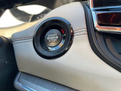 Used 2022 Jeep Compass Limited image 38