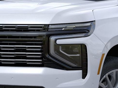 New 2026 Chevrolet Suburban High Country AWD/4WD image 10