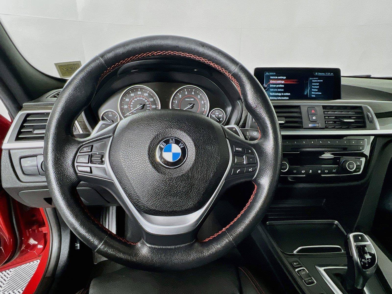 Used 2017 BMW 330i xDrive Sedan AWD/4WD image 12