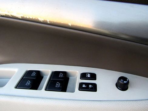 Used 2010 INFINITI G37 Journey w/ Premium Pkg image 14