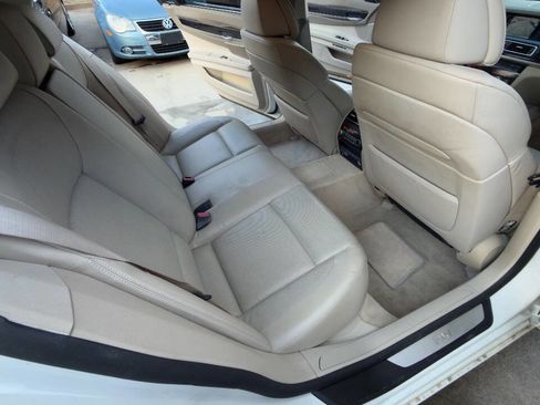 Used 2009 BMW 750Li image 34