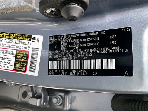 Used 2023 Toyota Highlander XLE AWD/4WD image 33