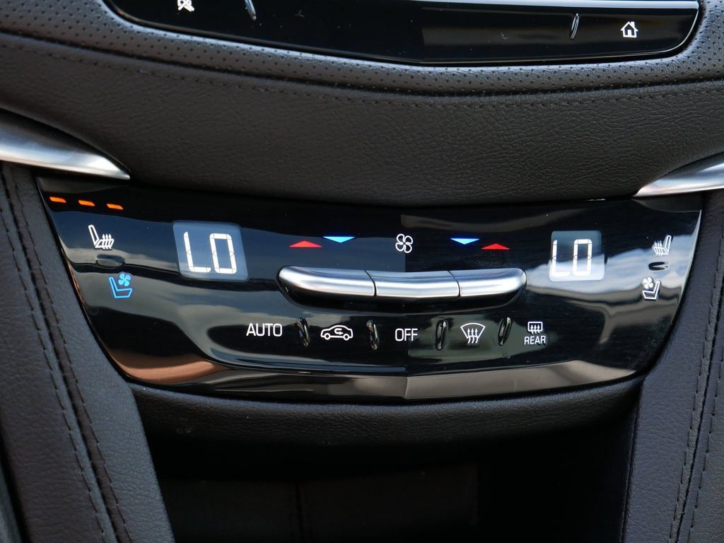 Used 2025 Cadillac XT5 Premium Luxury AWD/4WD image 24