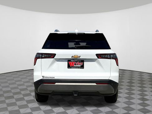 Used 2026 Chevrolet Equinox LT FWD image 5