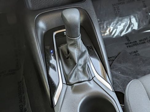 Used 2025 Toyota Corolla LE FWD image 14