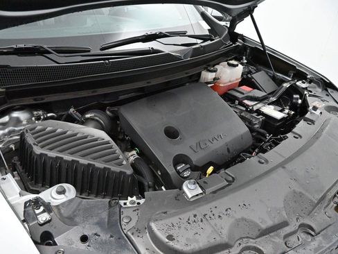 Used 2023 Chevrolet Traverse RS FWD image 32