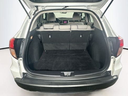 Used 2018 Honda HR-V LX image 26