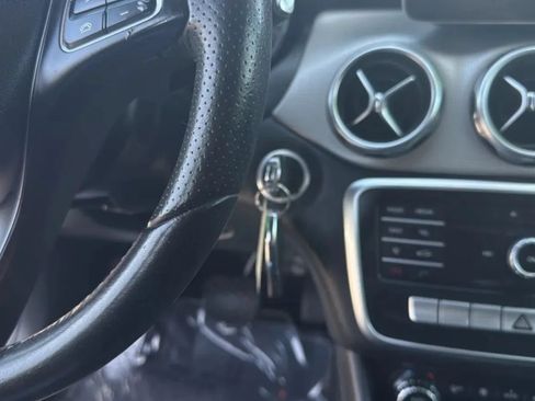 Used 2018 Mercedes-Benz GLA 250 image 15