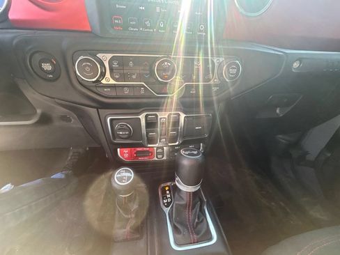 Used 2021 Jeep Wrangler Unlimited Rubicon AWD/4WD image 7