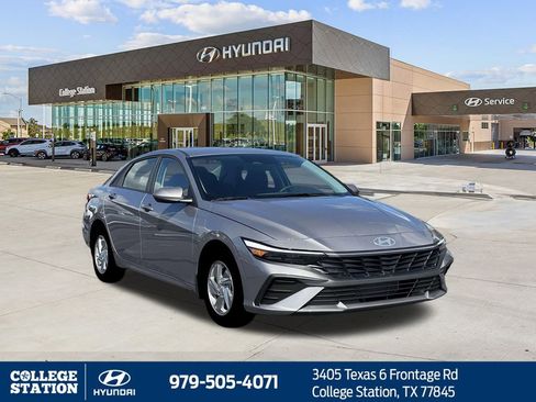 New 2026 Hyundai Elantra SE FWD image 12