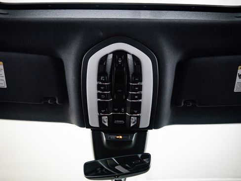 Certified 2026 Porsche Macan AWD/4WD image 20