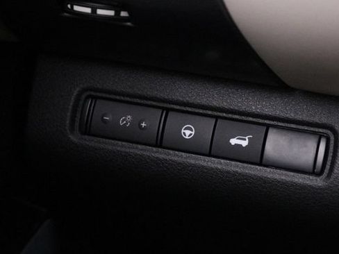 Certified 2025 Nissan Pathfinder SL AWD/4WD image 23
