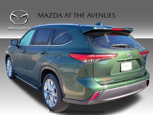 Used 2023 Toyota Highlander Limited image 24