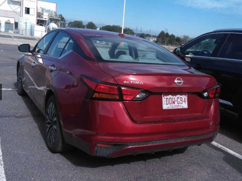 Used 2025 Nissan Altima 2.5 SV FWD image 3