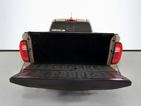Used 2024 GMC Canyon AT4 w/ AT4 Premium Package AWD/4WD image 30