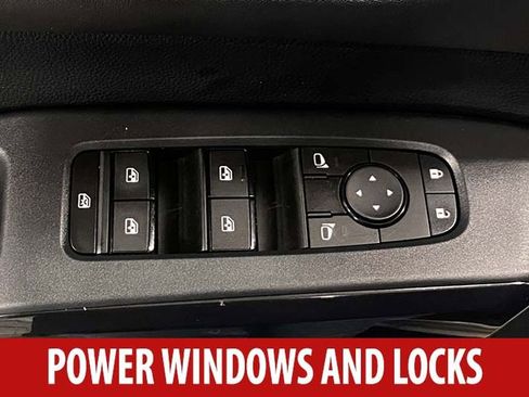 Used 2024 Nissan Pathfinder SV AWD/4WD image 9
